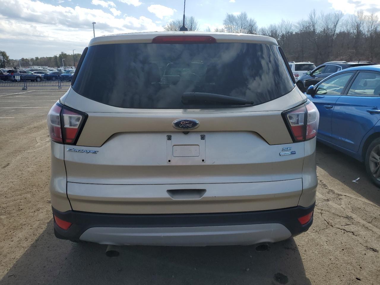 2017 FORD ESCAPE SE - Image 6
