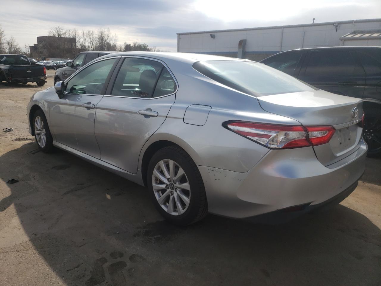 2018 TOYOTA CAMRY L - Фото 2