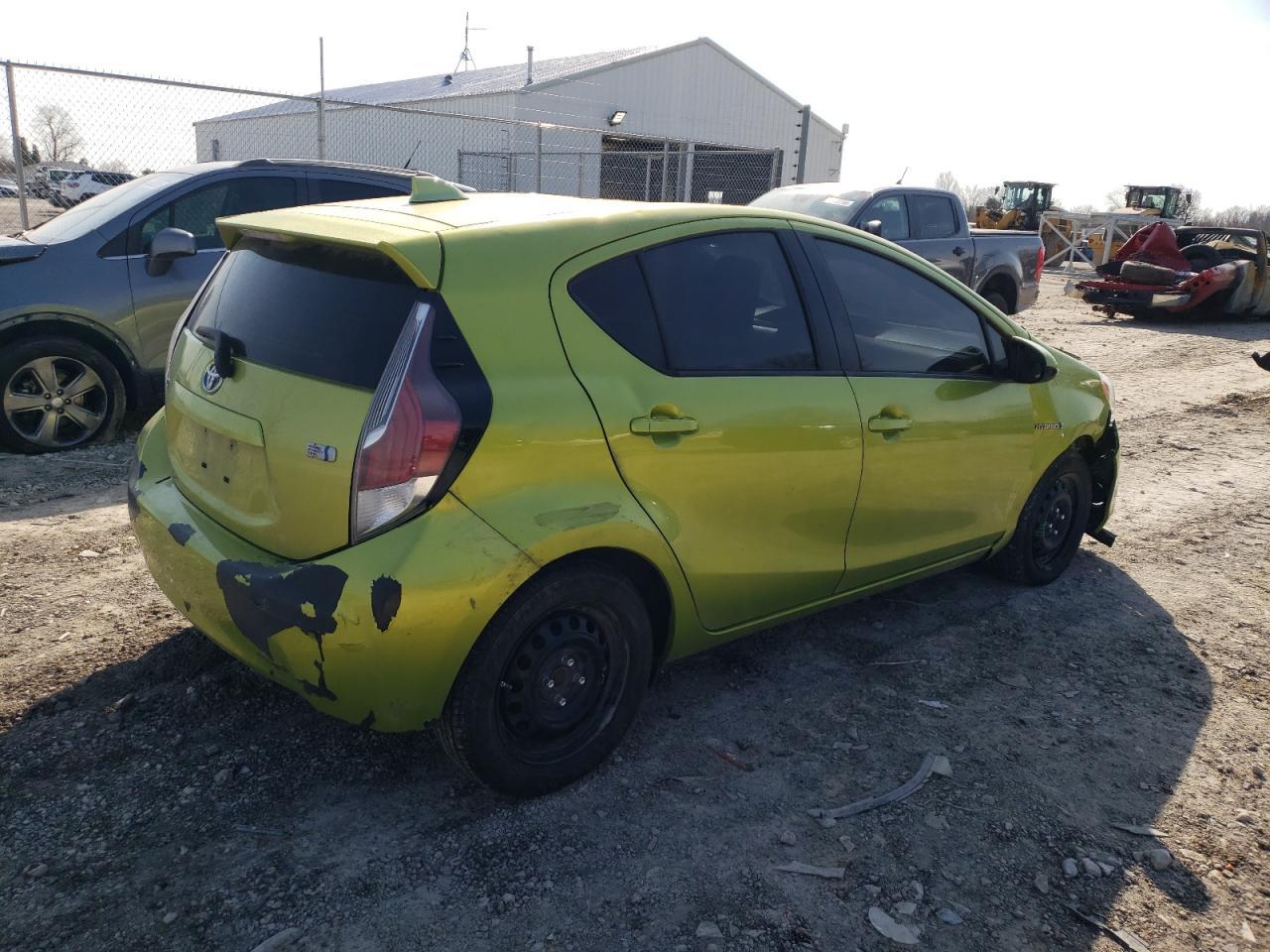 2015 TOYOTA PRIUS C - Фото 3