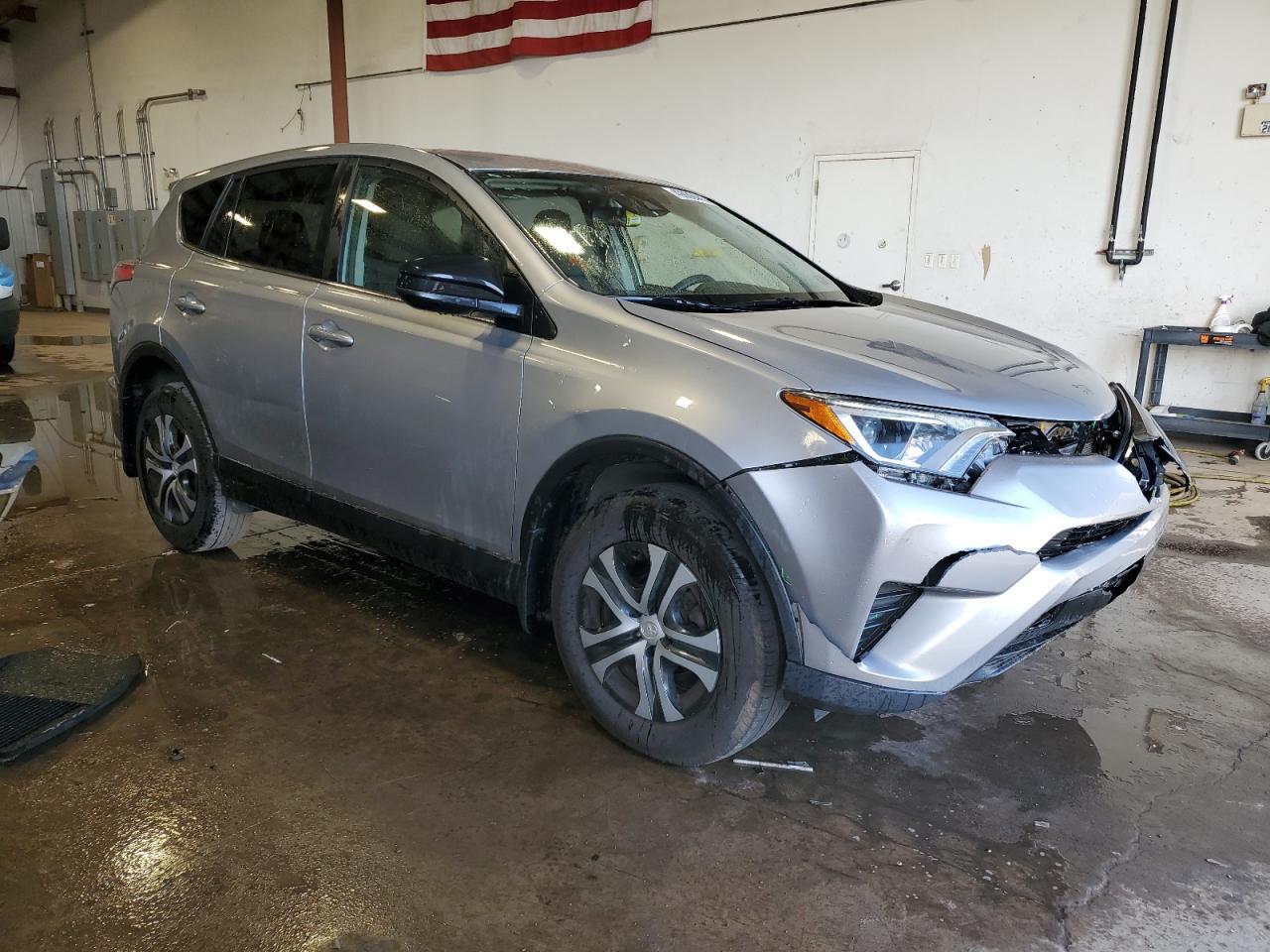 2018 TOYOTA RAV4 LE - Фото 4