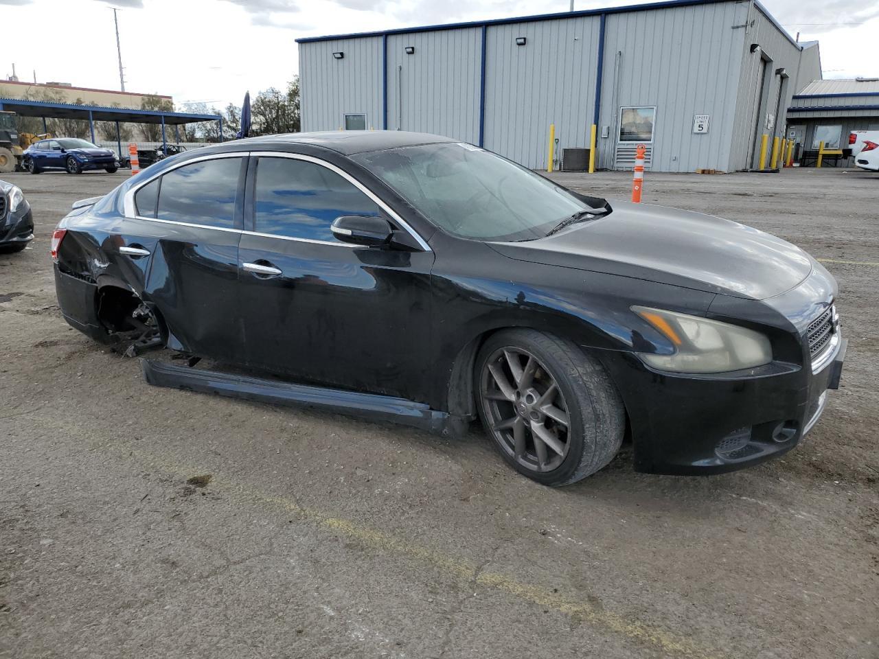 2011 NISSAN MAXIMA S - Image 4