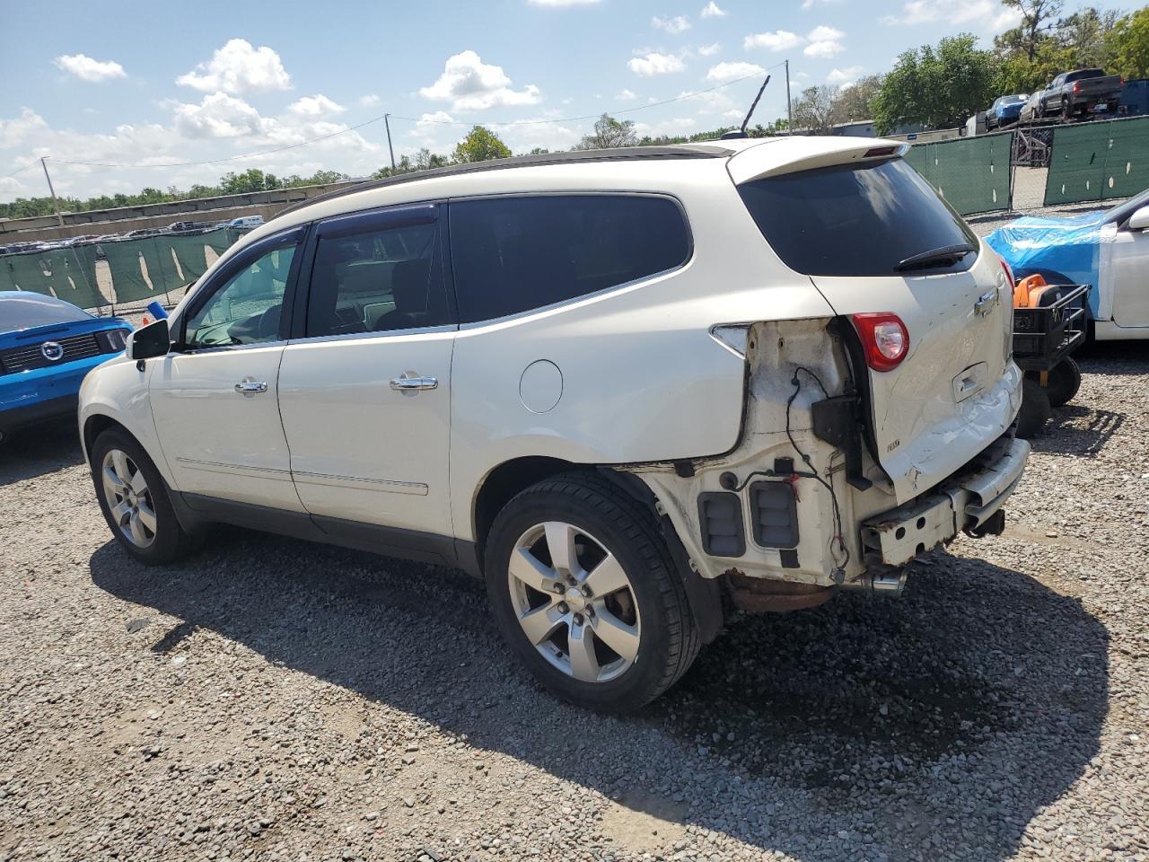 2011 CHEVROLET TRAVERSE L - Image 2