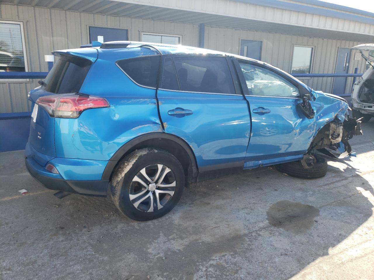 2017 TOYOTA RAV4 LE - Image 3