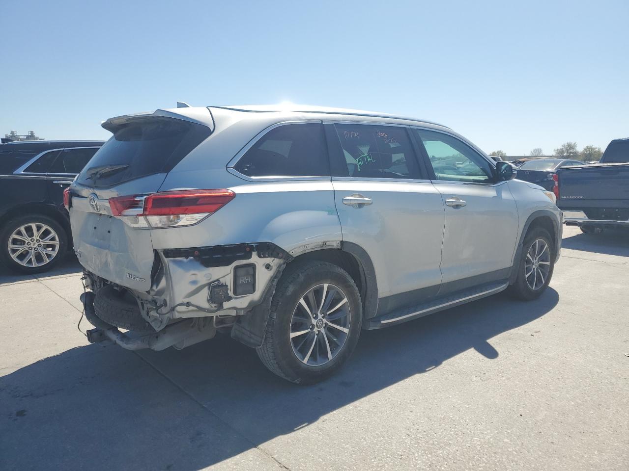 2019 TOYOTA HIGHLANDER - Image 3