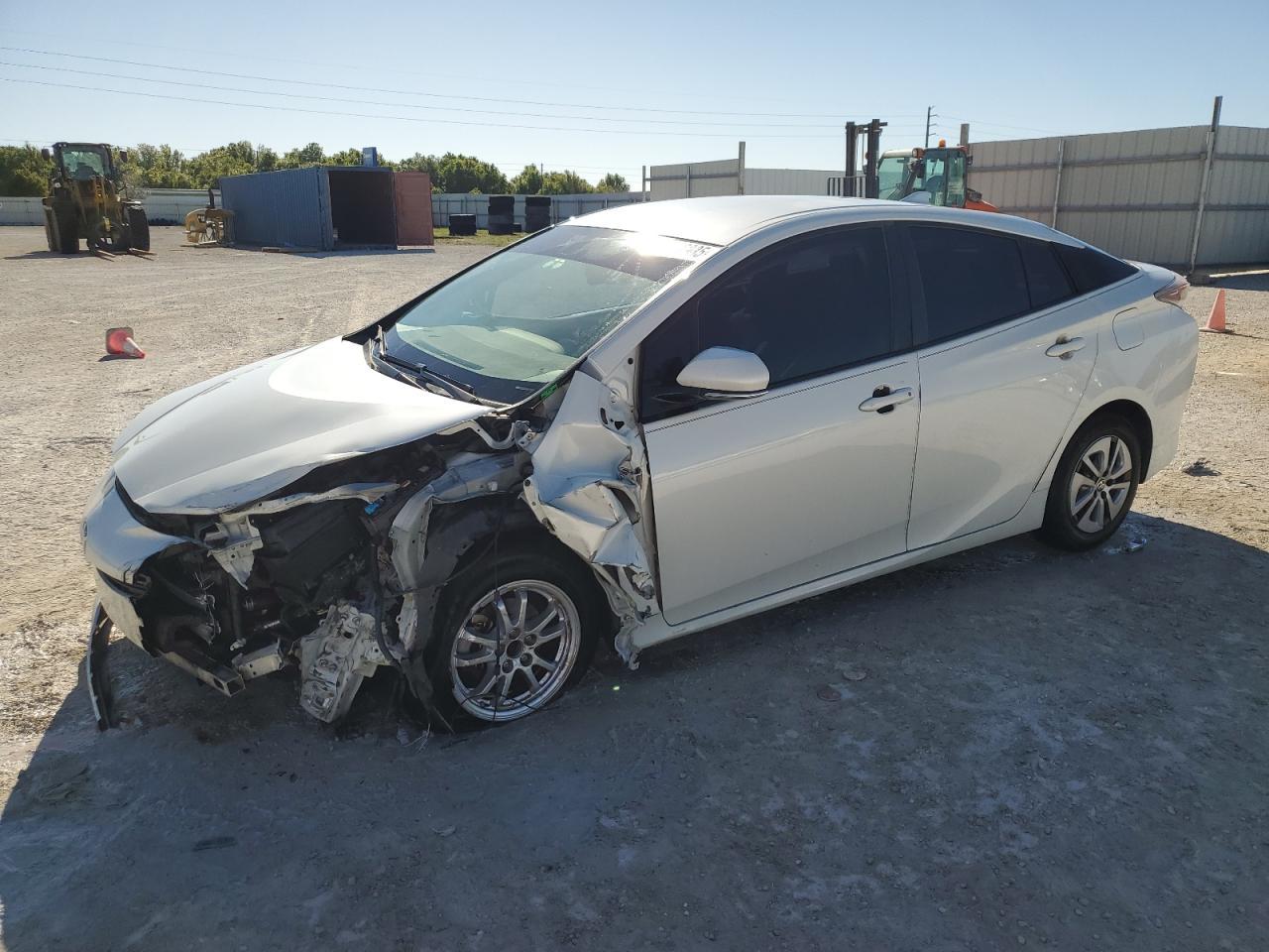 2016 TOYOTA PRIUS
