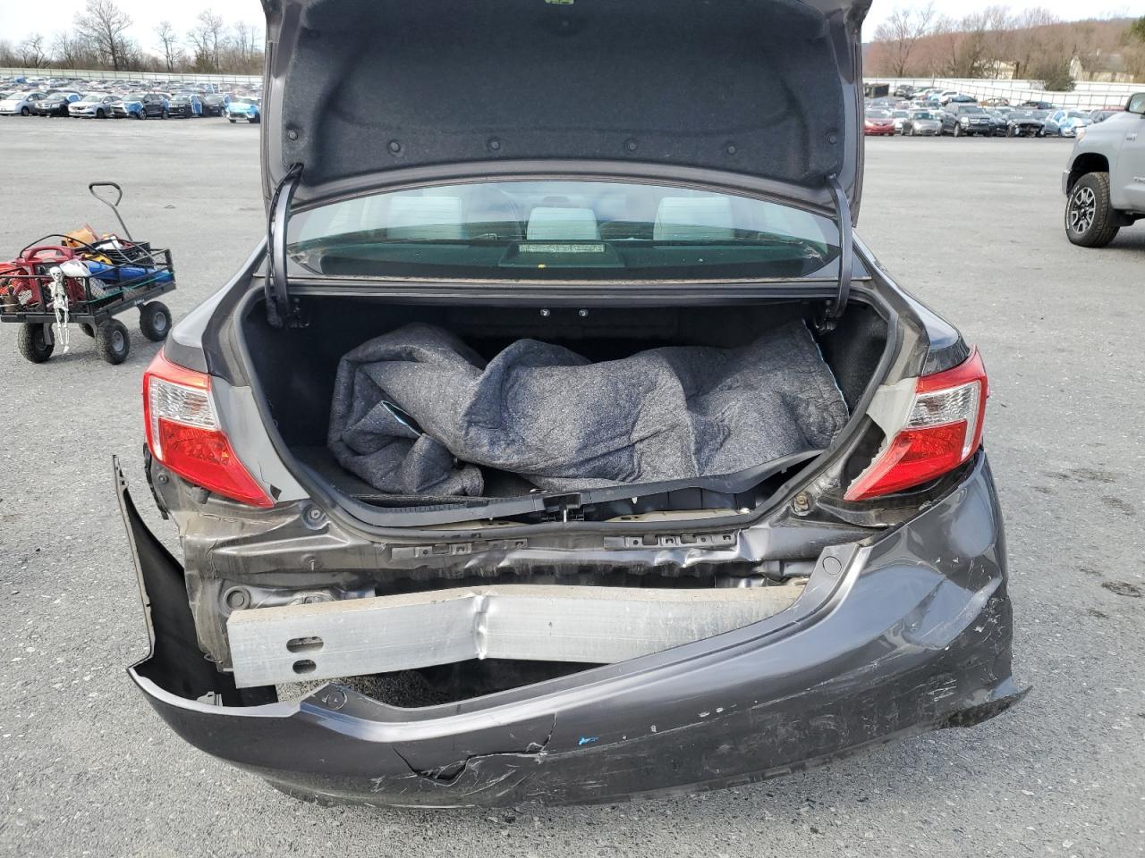 2014 TOYOTA CAMRY L - Image 6