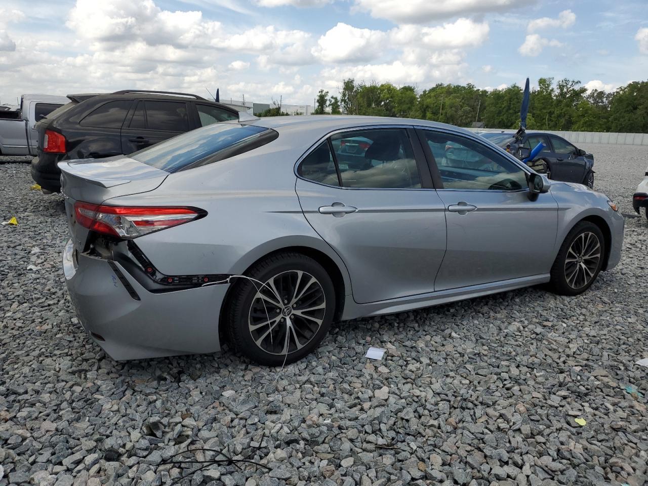 2019 TOYOTA CAMRY L - Фото 3