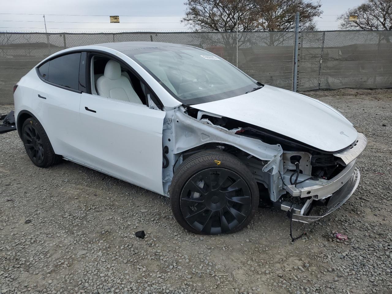 2024 TESLA MODEL Y - Image 4