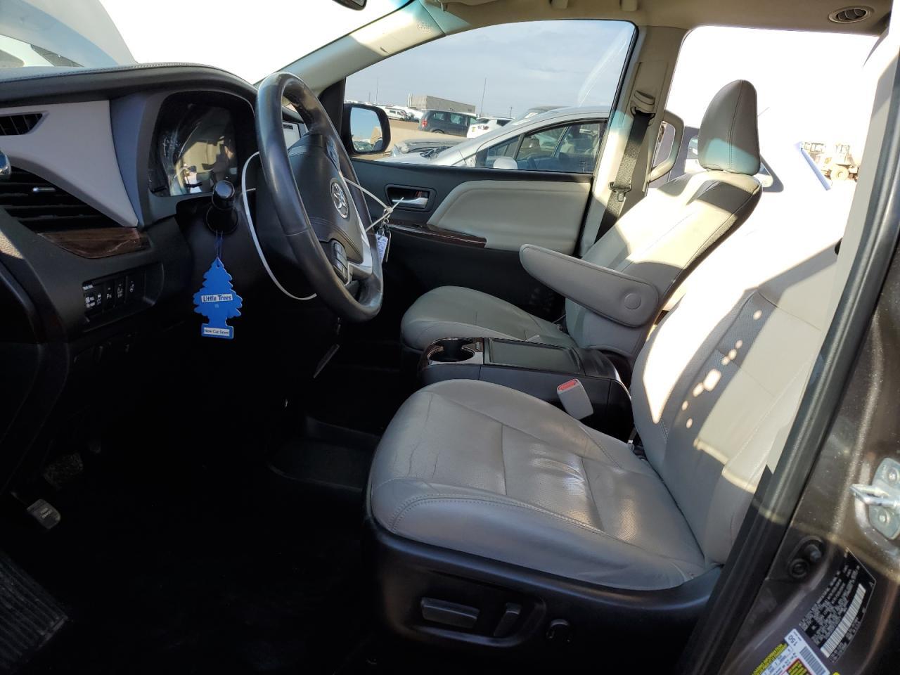 2015 TOYOTA SIENNA XLE - Фото 7