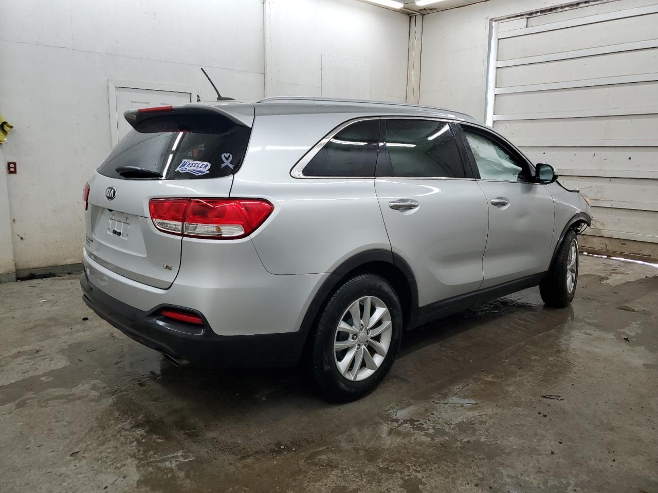 2017 KIA SORENTO LX - Image 3