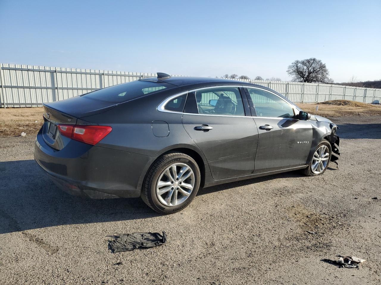 2017 CHEVROLET MALIBU LT - Image 3