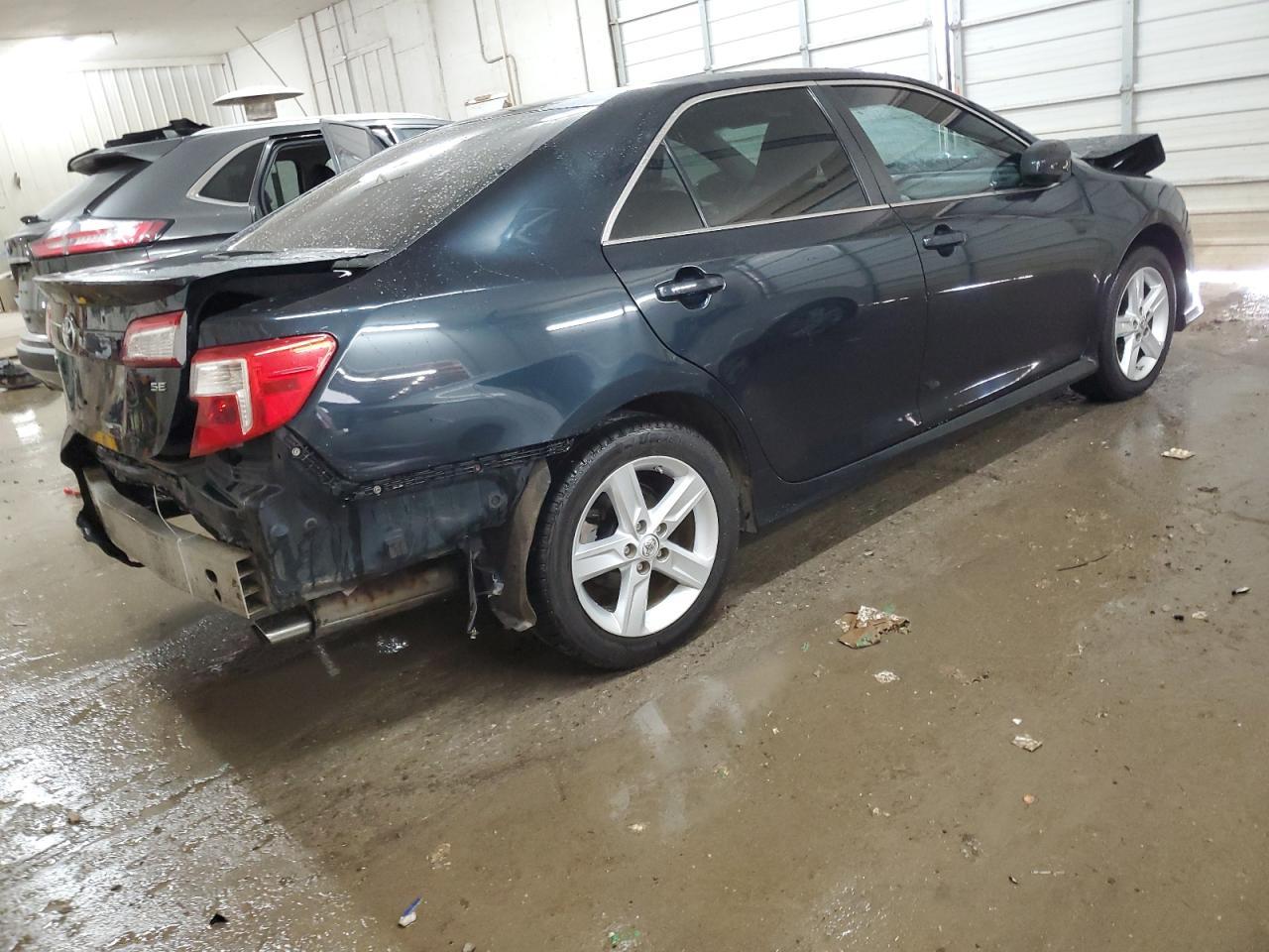 2014 TOYOTA CAMRY L - Image 3