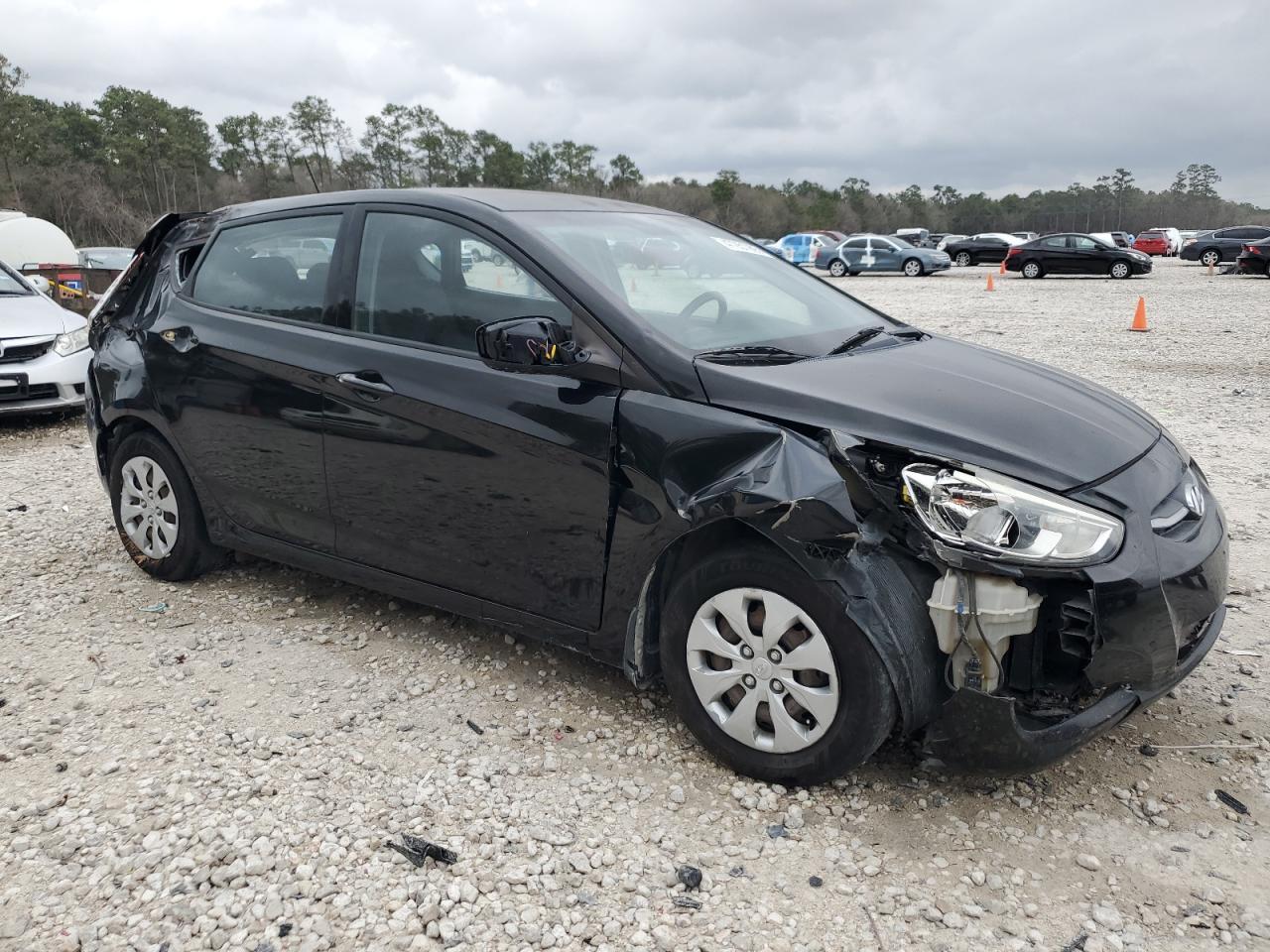 2015 HYUNDAI ACCENT GS - Image 4