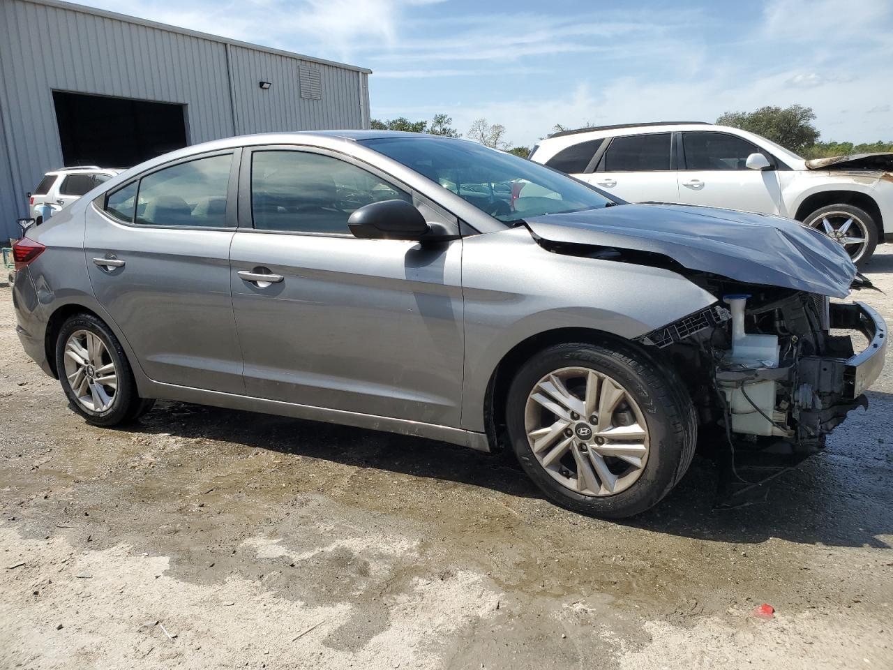 2019 HYUNDAI ELANTRA SE - Фото 4