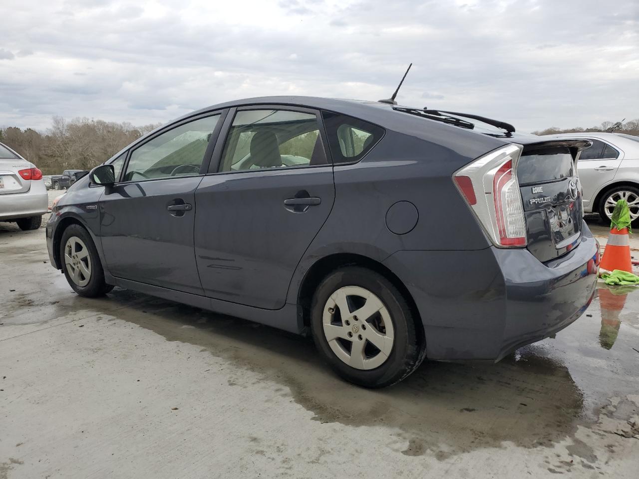 2015 TOYOTA PRIUS - Фото 2