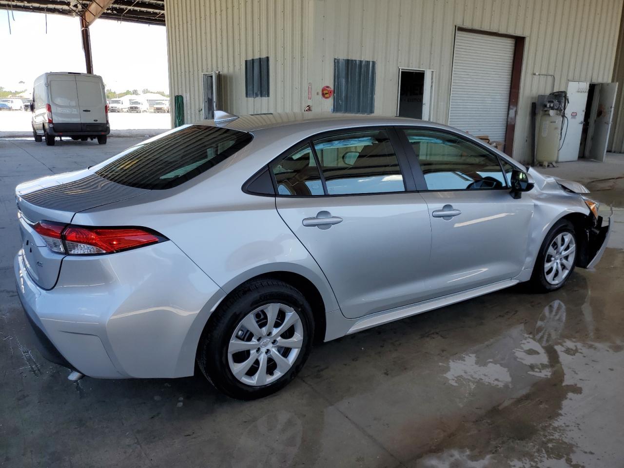 2025 TOYOTA COROLLA LE - Фото 3