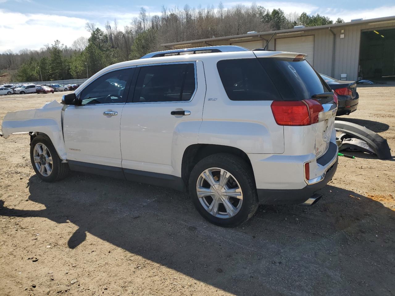 2016 GMC TERRAIN SL - Image 2