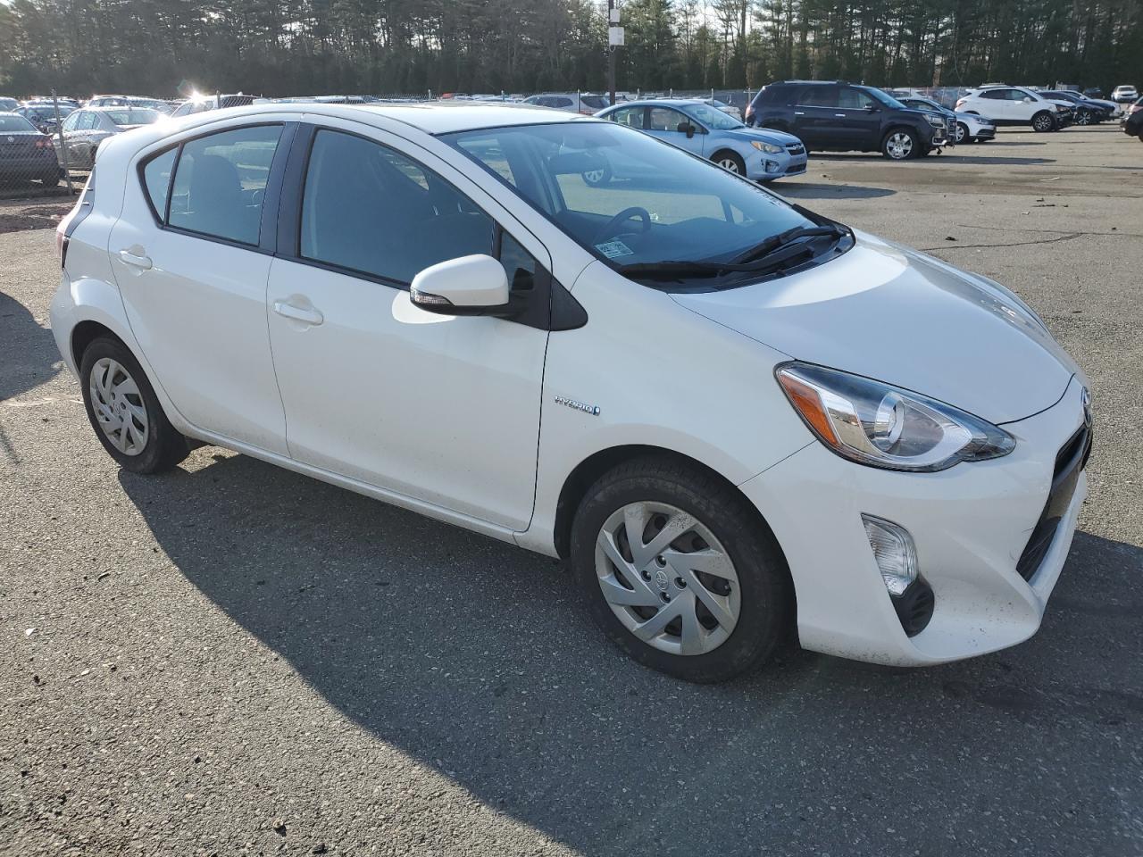 2015 TOYOTA PRIUS C - Image 4