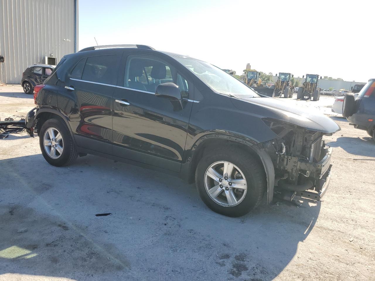 2019 CHEVROLET TRAX 1LT - Image 4