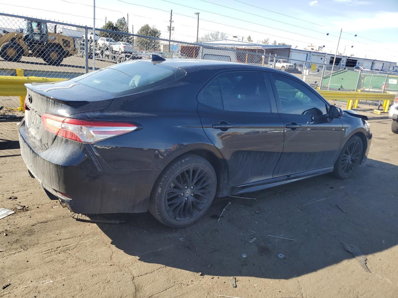 2020 TOYOTA CAMRY SE - Image 3