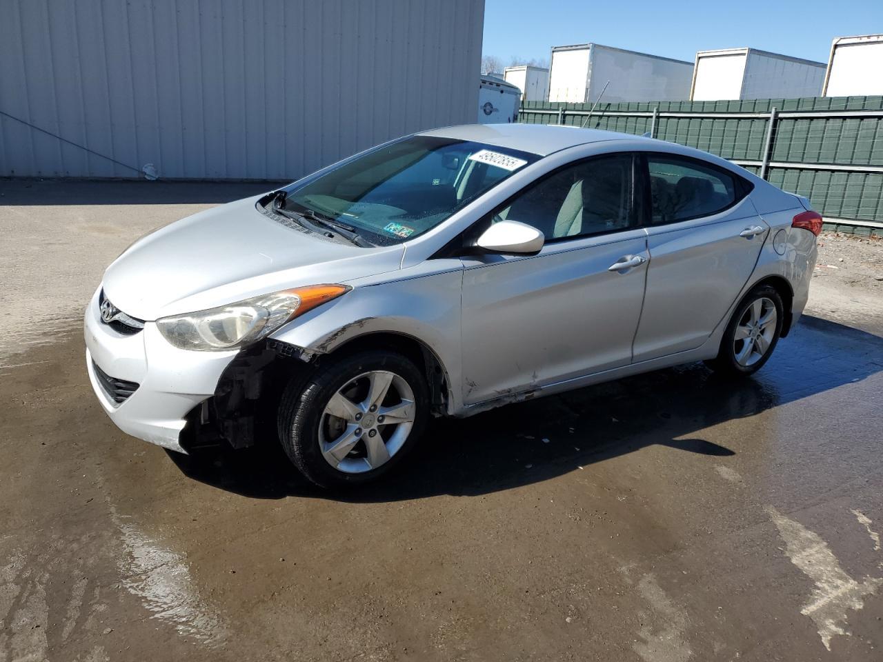 2013 HYUNDAI ELANTRA GL