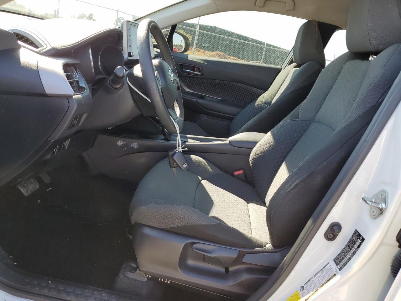 2021 TOYOTA C-HR XLE - Фото 7
