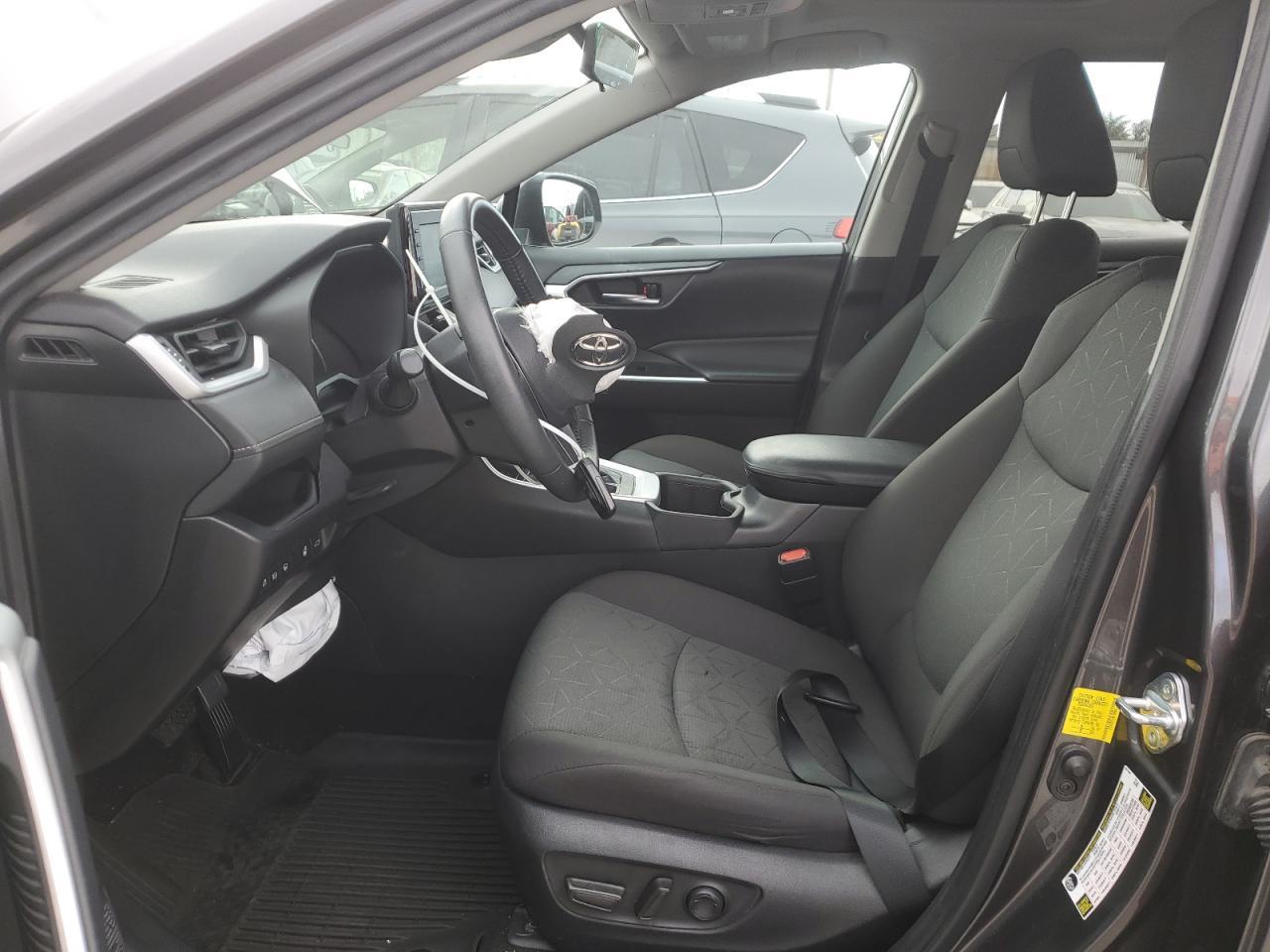 2022 TOYOTA RAV4 XLE - Image 7