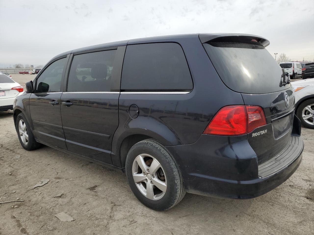 2010 VOLKSWAGEN ROUTAN SE - Фото 2