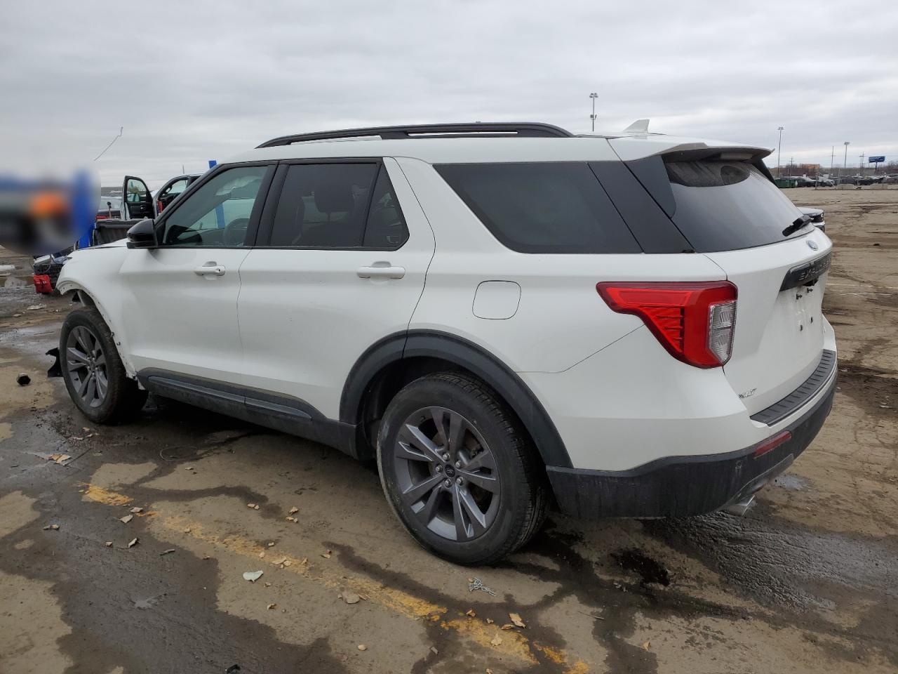 2022 FORD EXPLORER X - Image 2