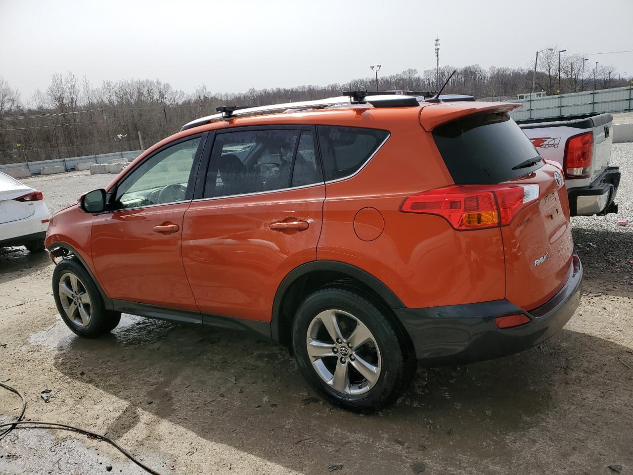 2015 TOYOTA RAV4 XLE - Image 2