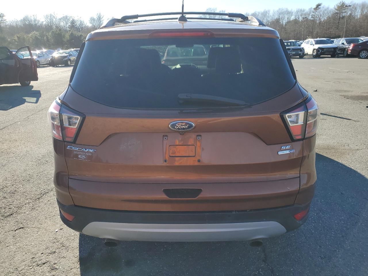 2017 FORD ESCAPE SE - Фото 6