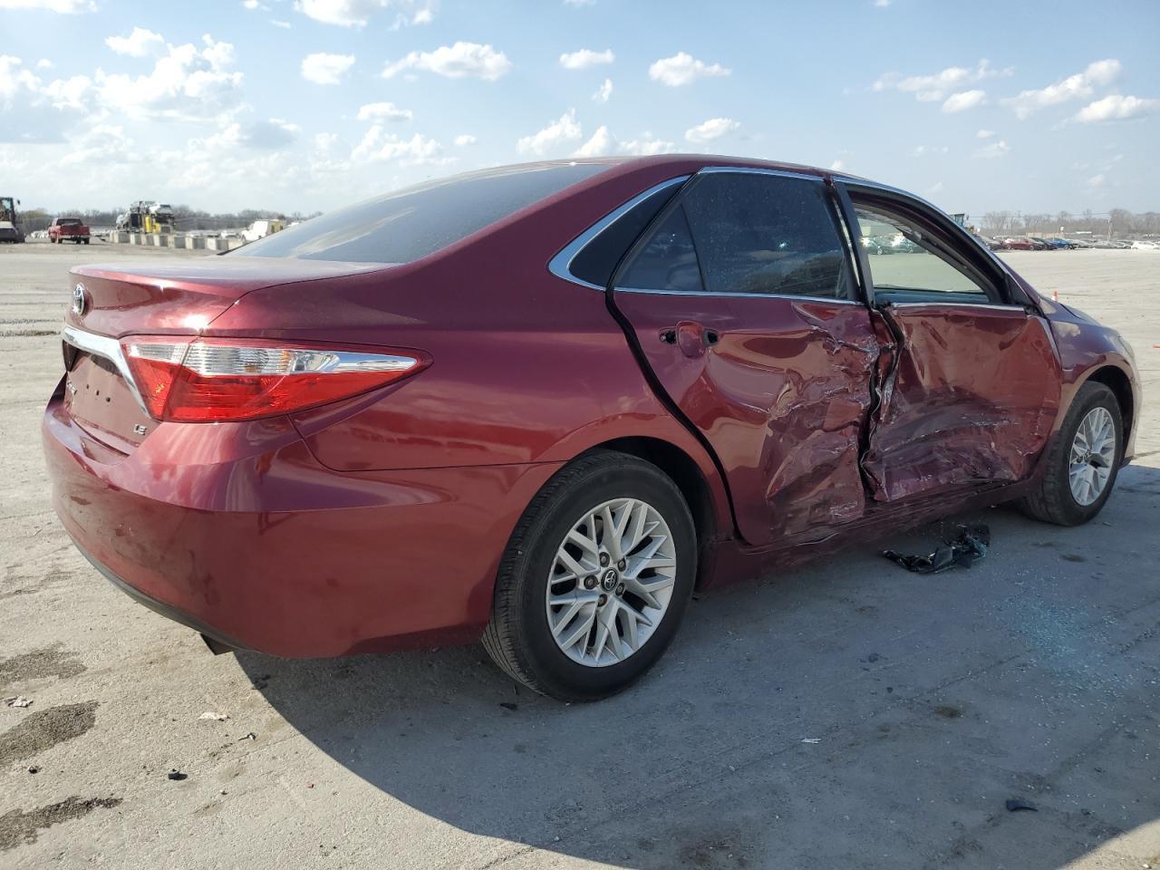 2016 TOYOTA CAMRY LE - Image 3