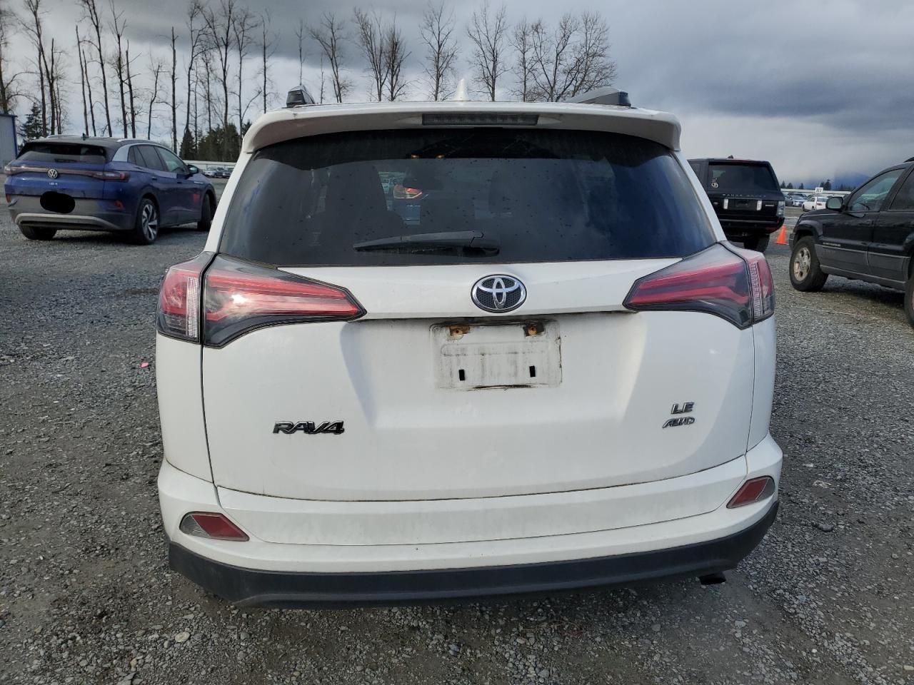 2017 TOYOTA RAV4 LE - Image 6