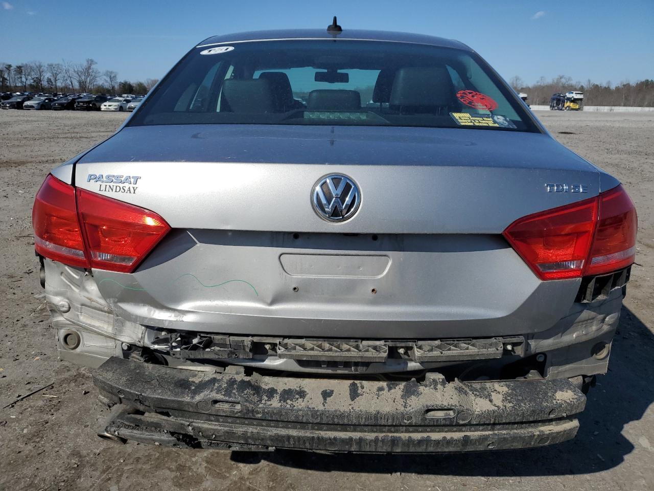 2014 VOLKSWAGEN PASSAT SE - Image 6