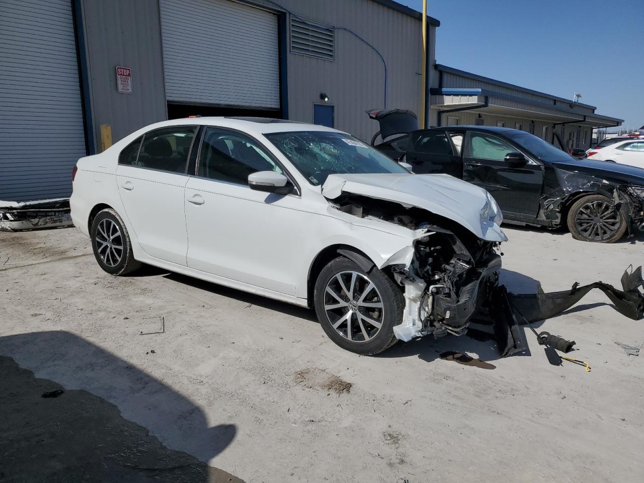 2017 VOLKSWAGEN JETTA SE - Image 4