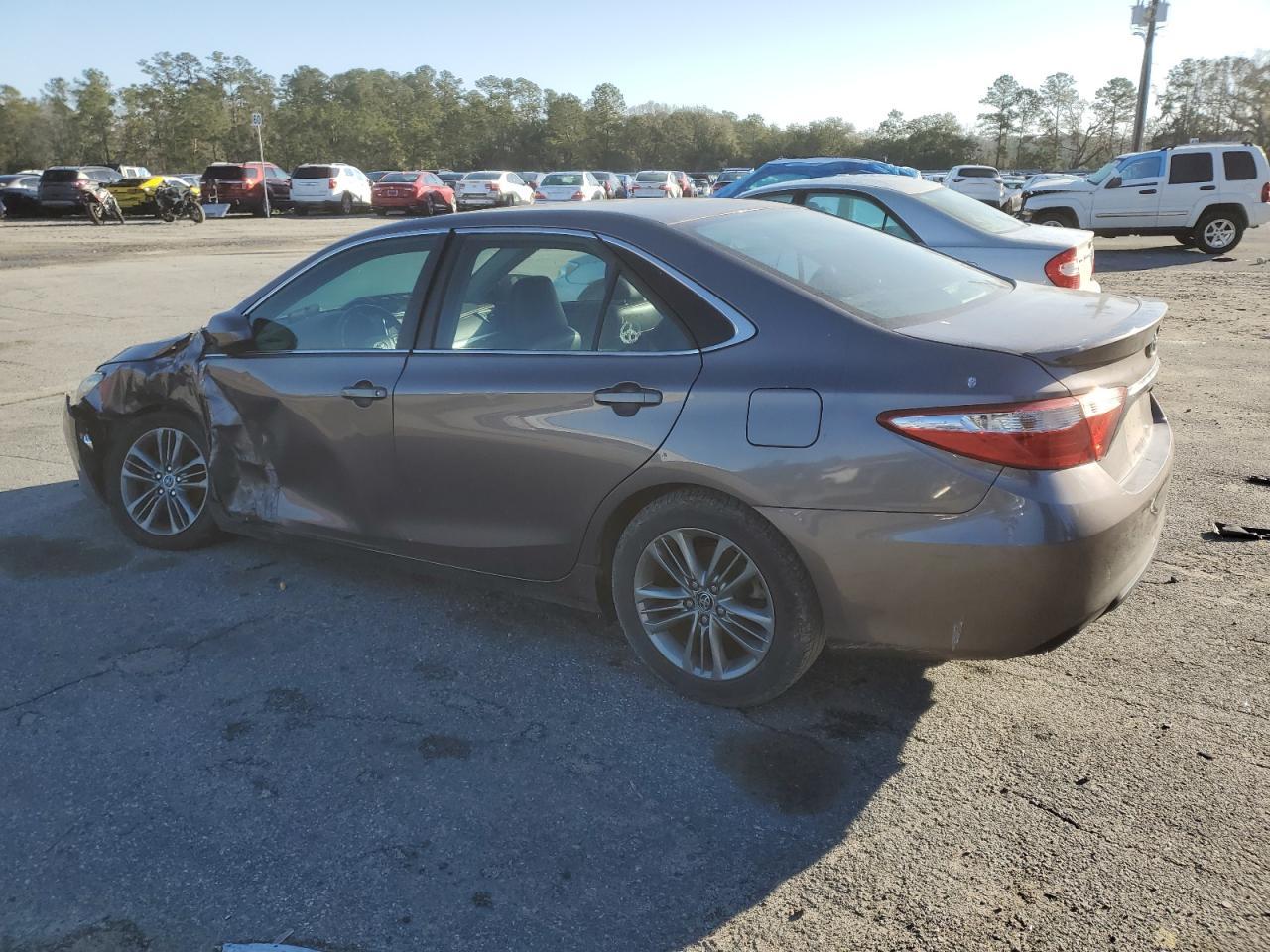 2015 TOYOTA CAMRY LE - Image 2