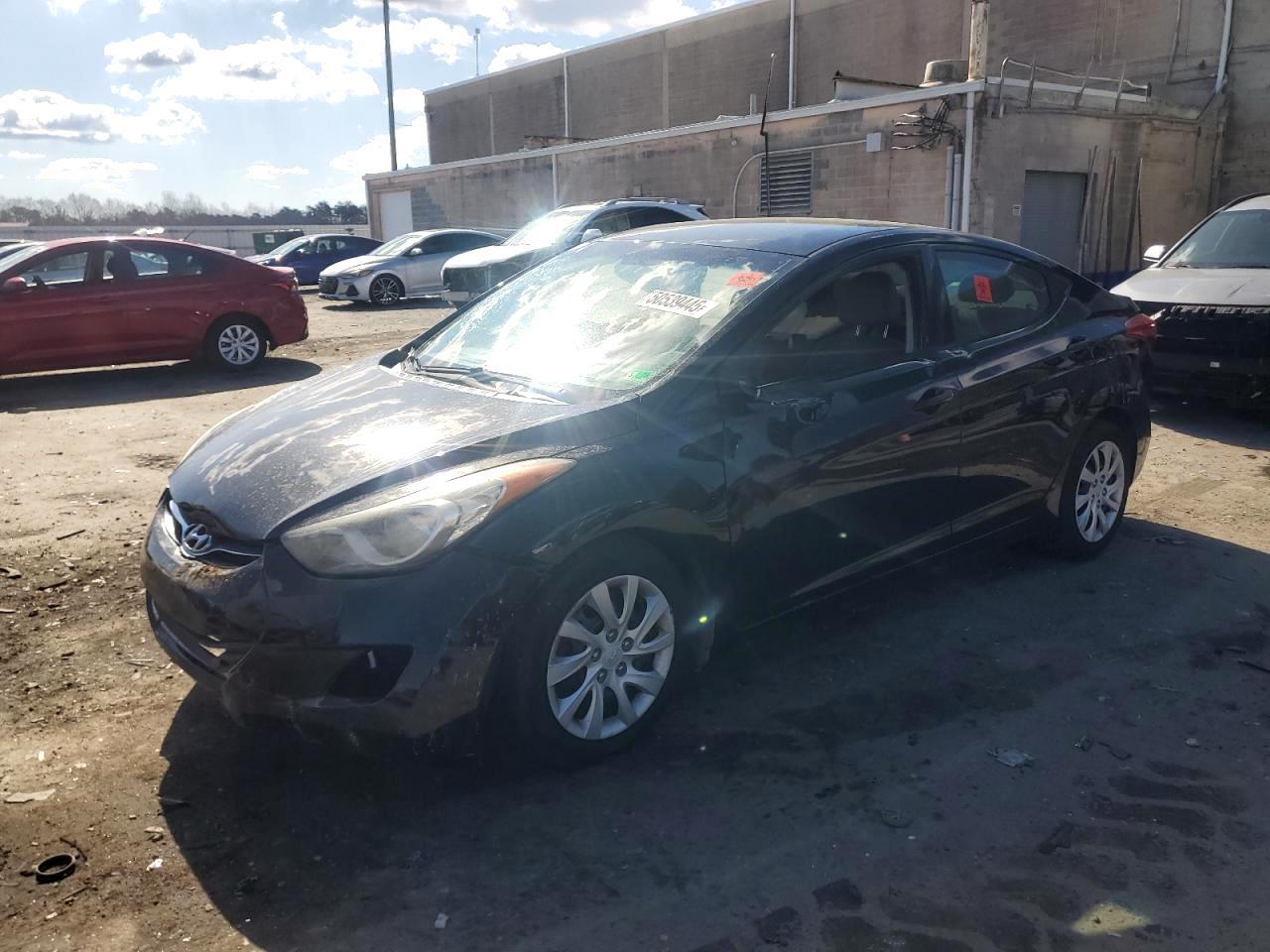 2013 HYUNDAI ELANTRA GL