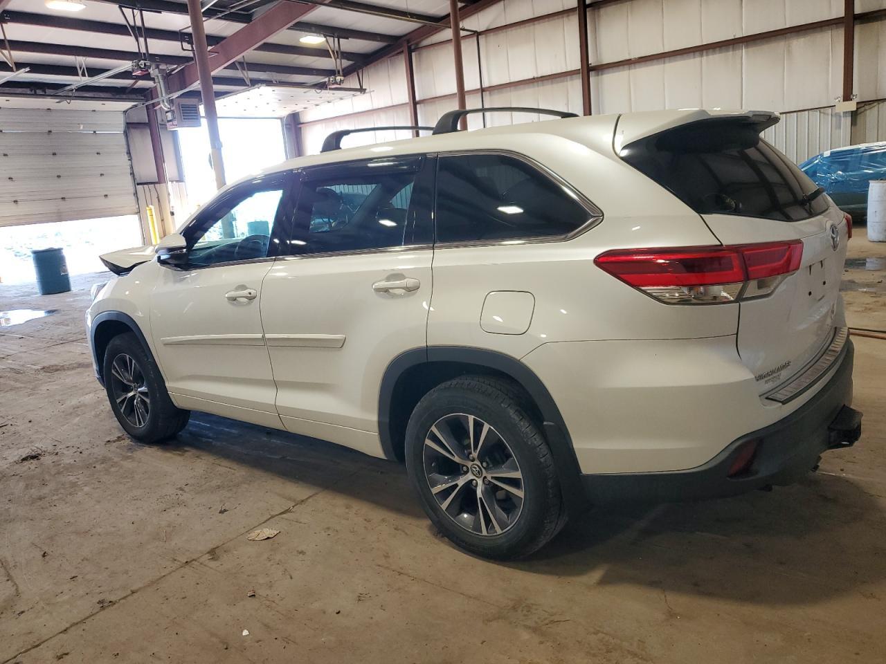 2018 TOYOTA HIGHLANDER - Image 2