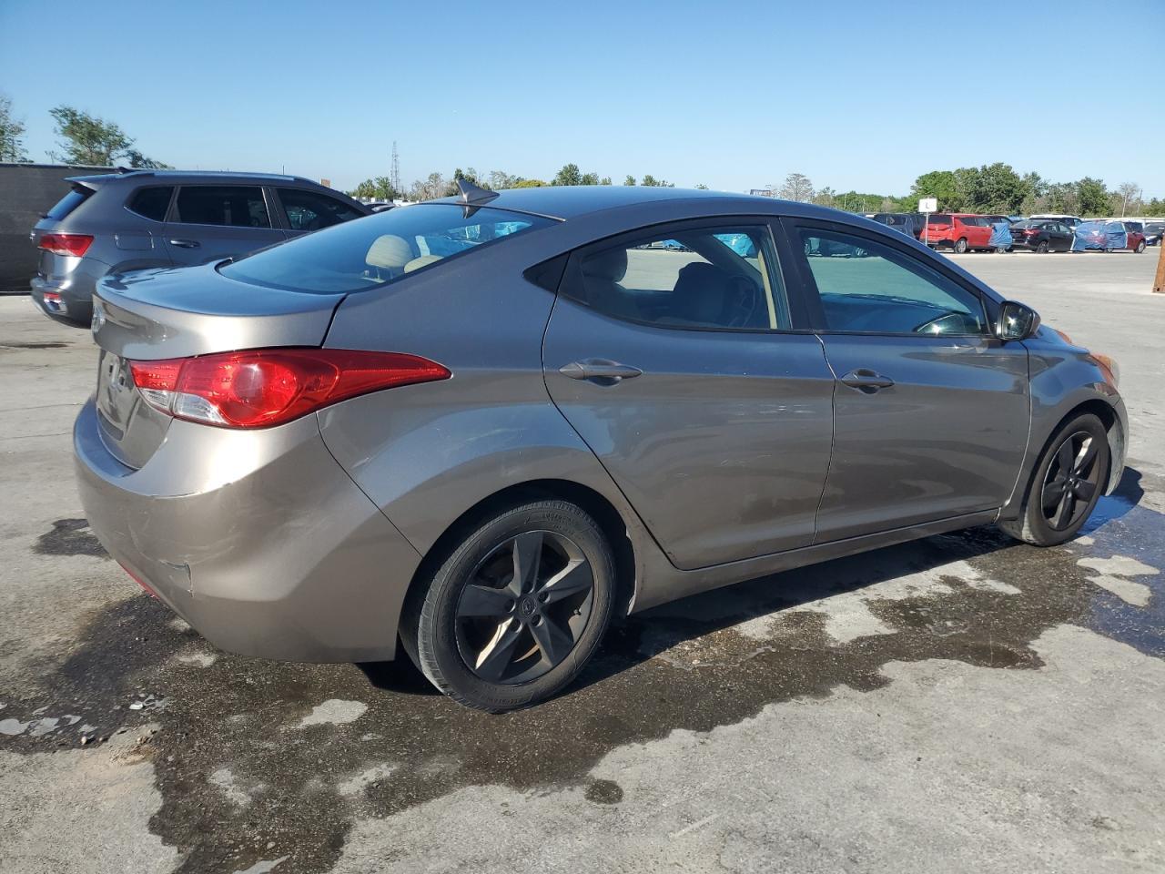 2013 HYUNDAI ELANTRA GL - Image 3