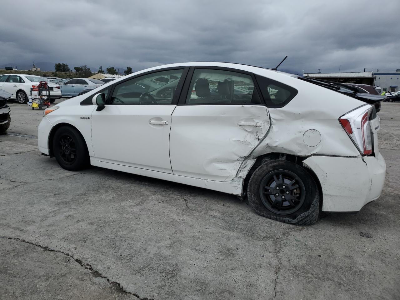 2015 TOYOTA PRIUS - Фото 2
