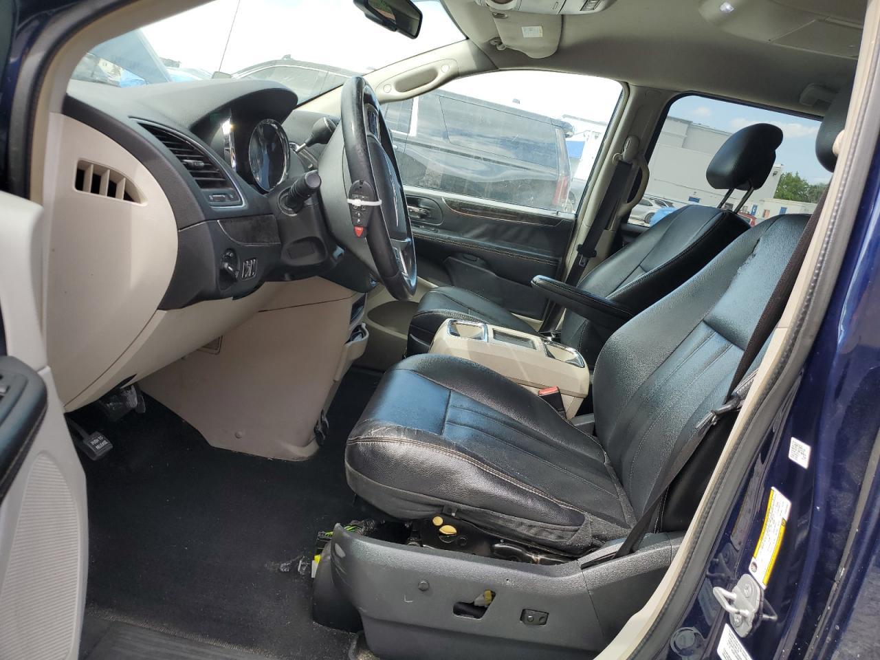 2014 CHRYSLER TOWN & COU - Image 7
