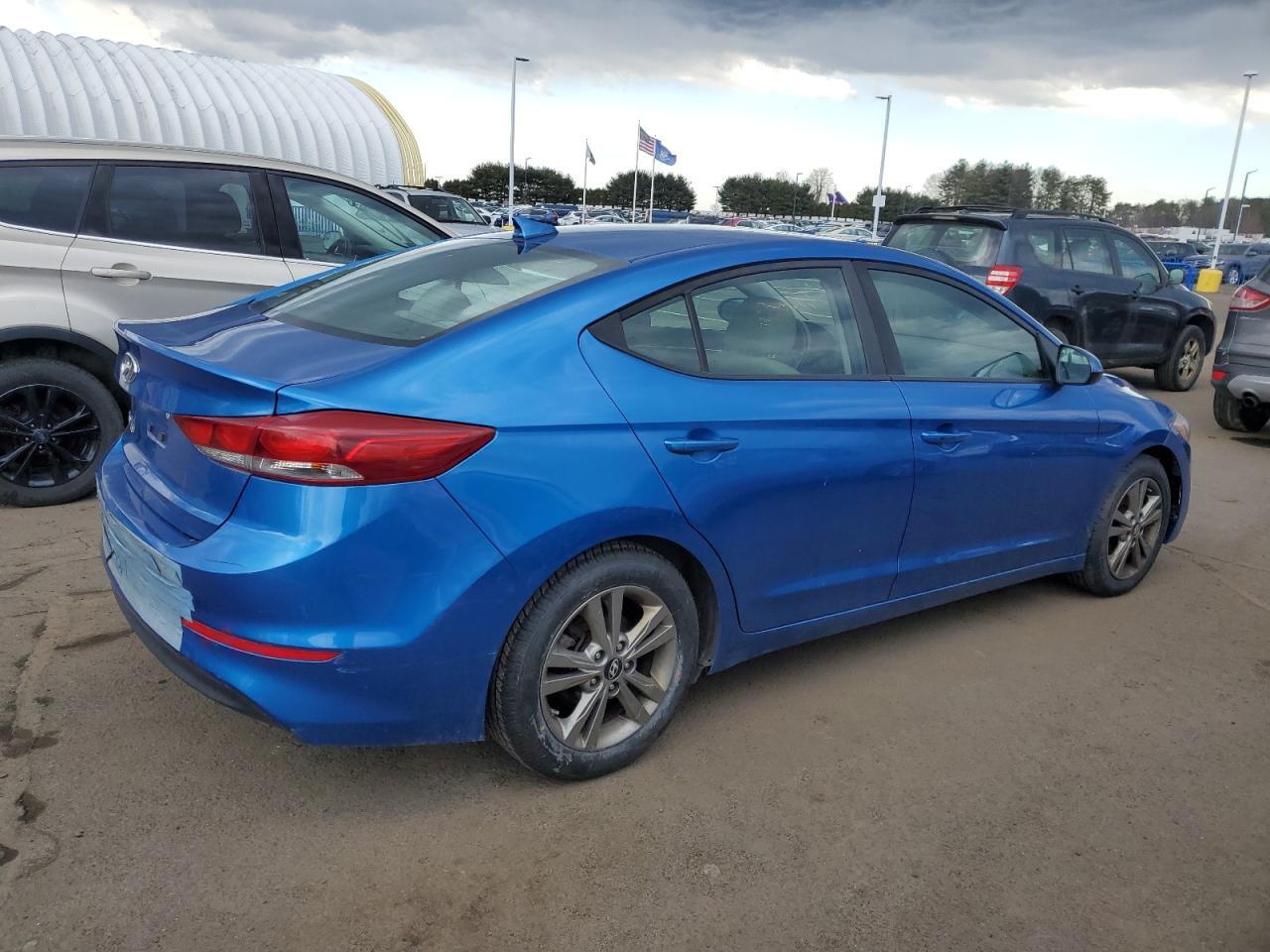 2018 HYUNDAI ELANTRA SE - Image 3