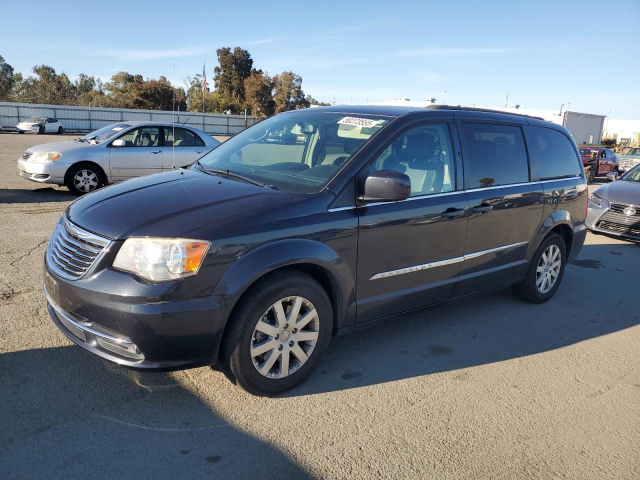 2014 CHRYSLER TOWN & COU