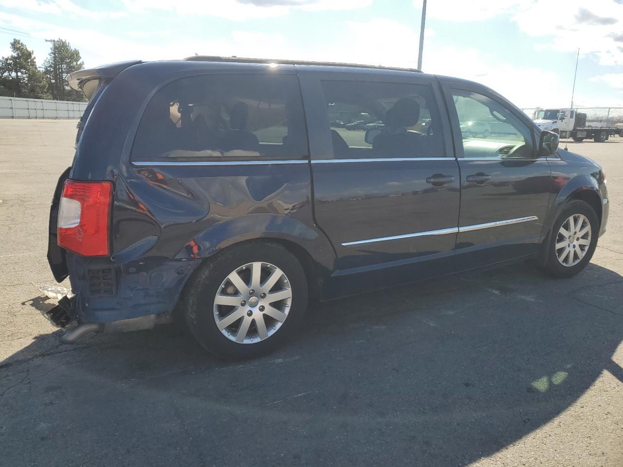 2014 CHRYSLER TOWN & COU - Image 3