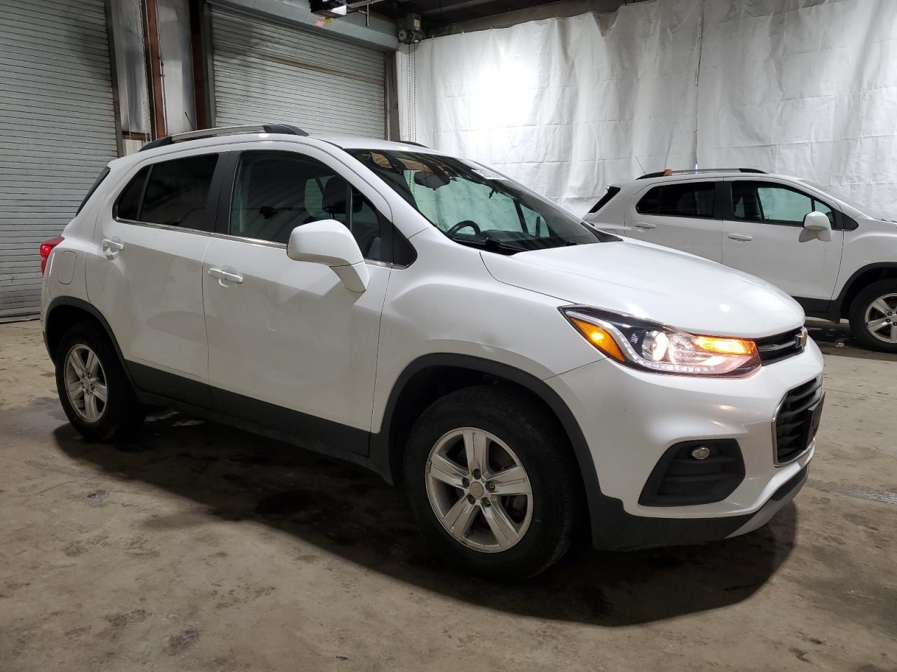 2018 CHEVROLET TRAX 1LT - Image 4