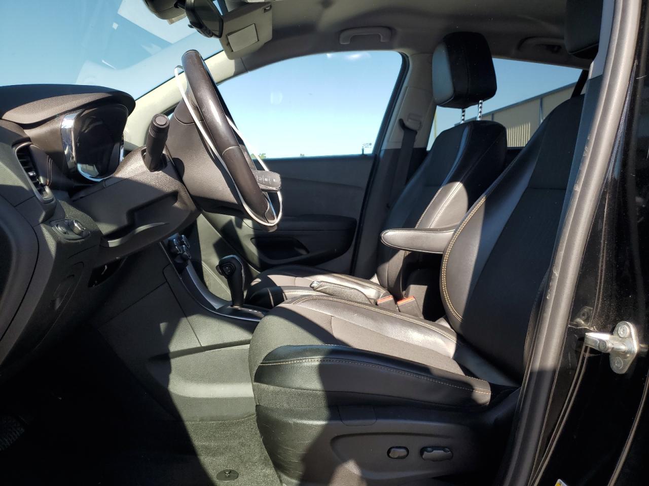 2019 CHEVROLET TRAX 1LT - Image 7