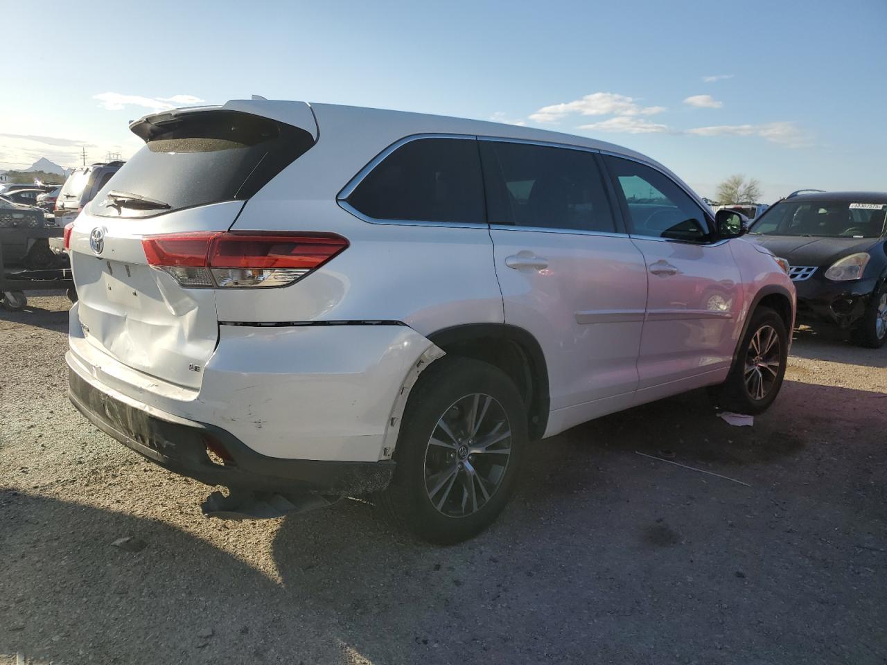 2018 TOYOTA HIGHLANDER - Фото 3
