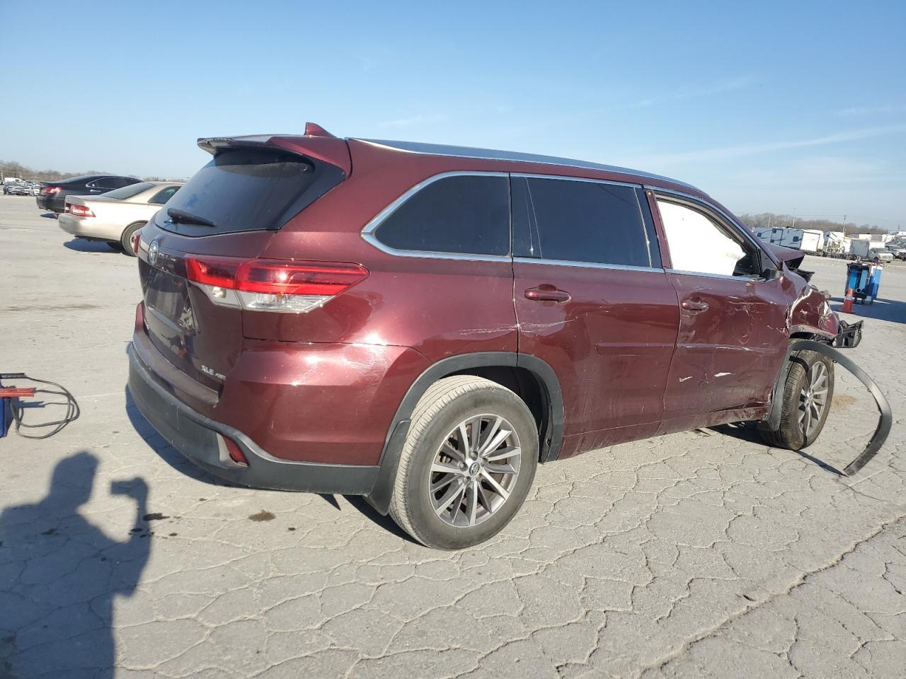 2018 TOYOTA HIGHLANDER - Фото 3