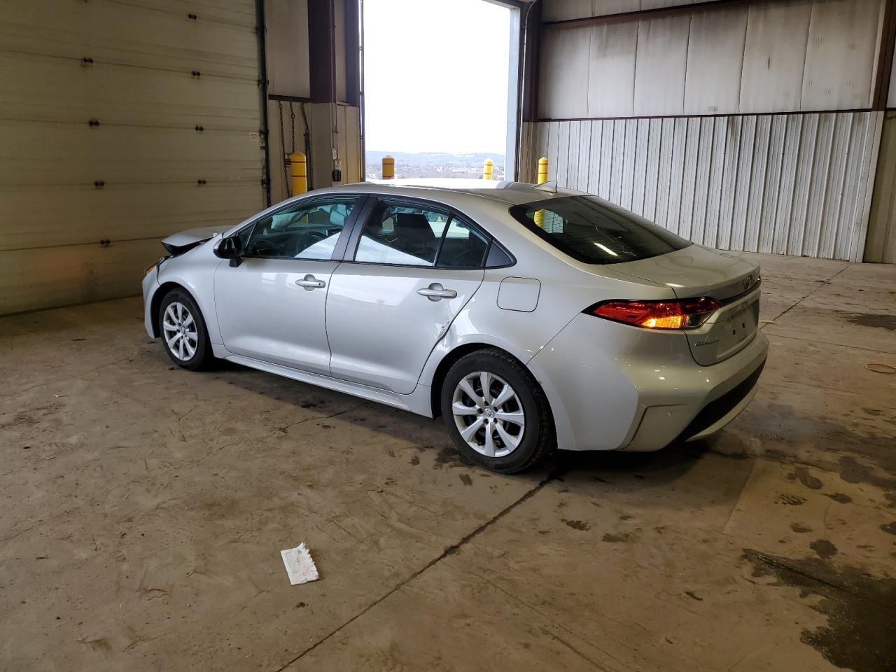 2020 TOYOTA COROLLA LE - Фото 2