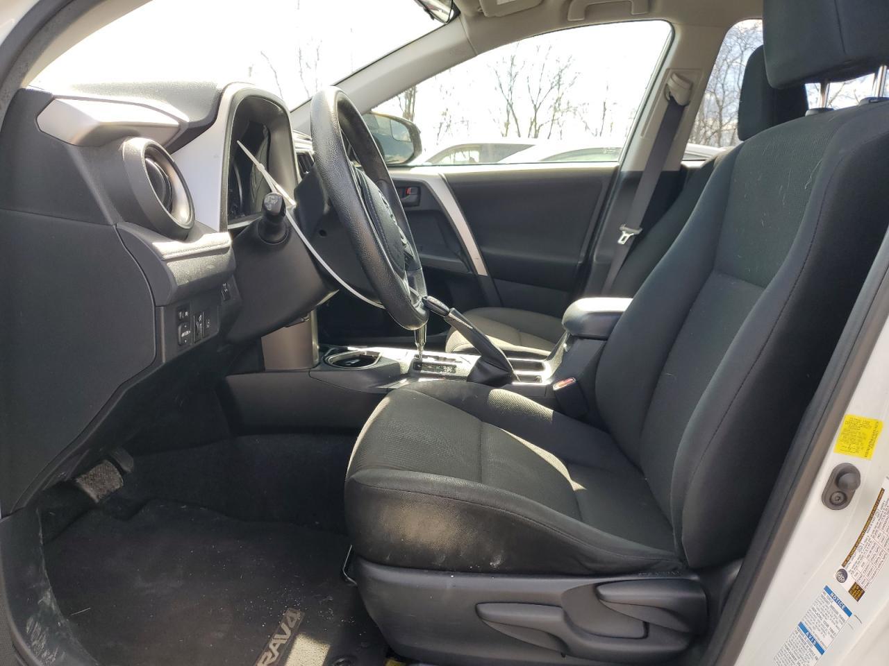 2017 TOYOTA RAV4 LE - Фото 7